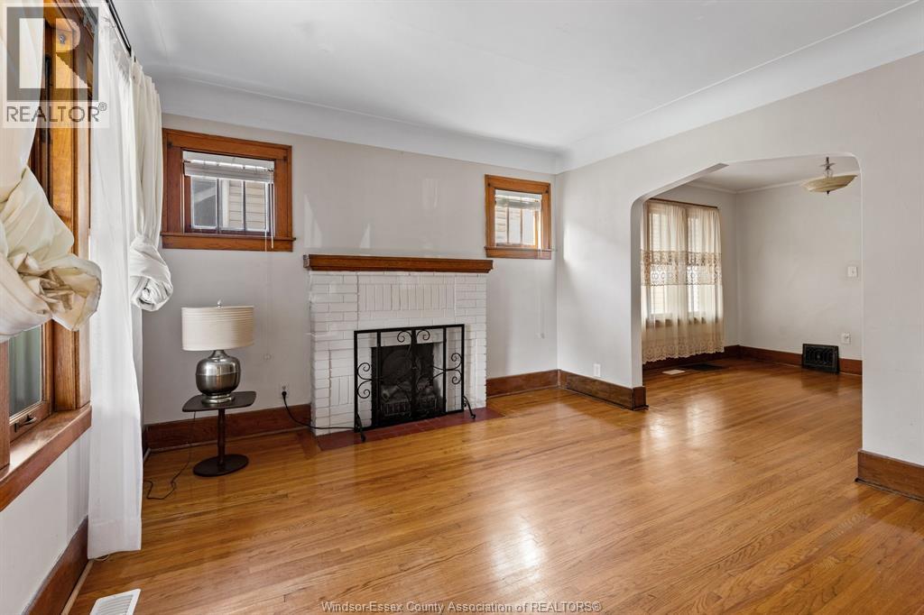 703 Randolph, Windsor, Ontario  N9B 2T7 - Photo 2 - 26014760