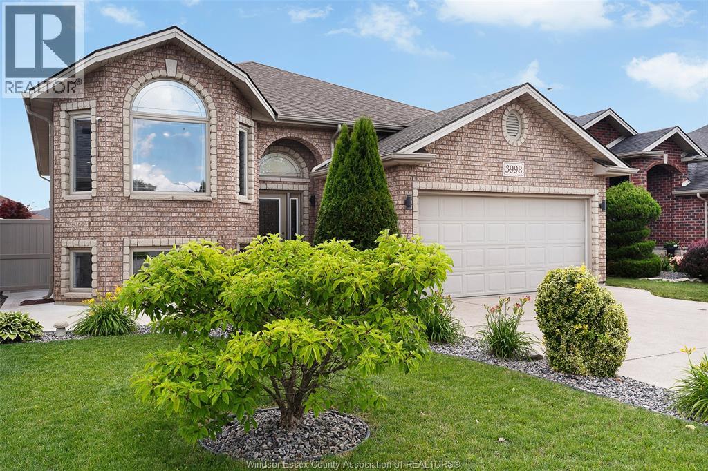 3998 Cosenza Street, Windsor, Ontario  N9G 0A5 - Photo 1 - 26014745