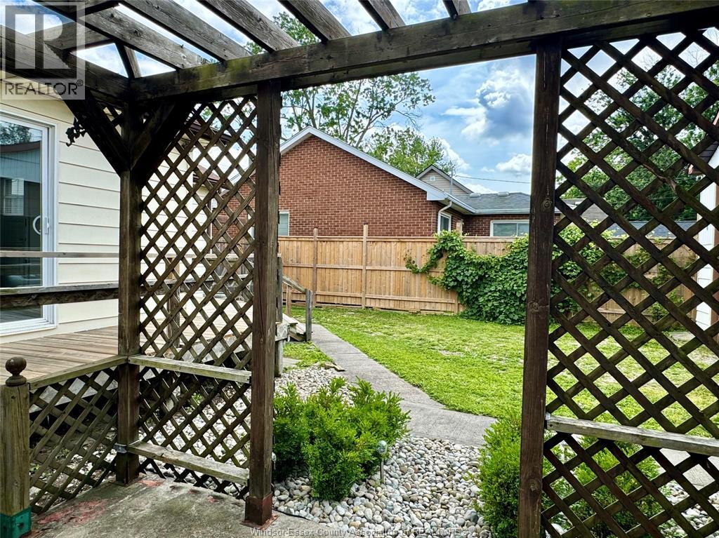 2163 Wellesley Avenue, Windsor, Ontario  N8W 2E8 - Photo 37 - 26014824