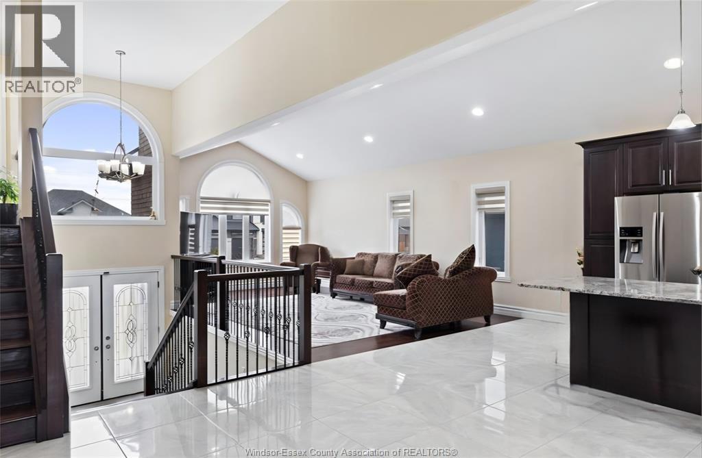 901 Lakewood Crescent Unit# Upper, Lakeshore, Ontario  N0R 1A0 - Photo 3 - 26014846