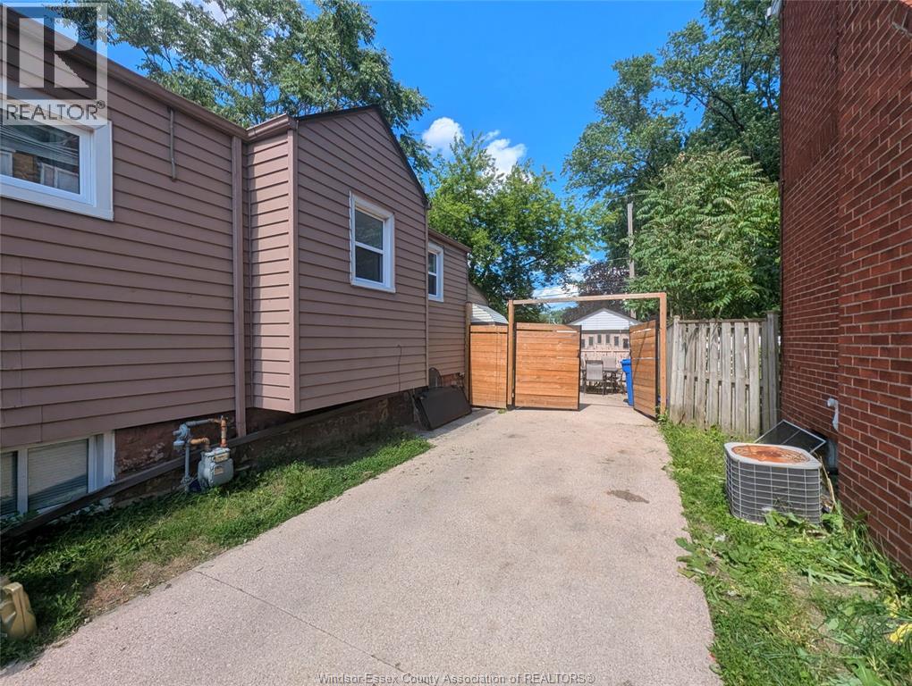 1958 Tourangeau Road, Windsor, Ontario  N8W 4N3 - Photo 8 - 26014720