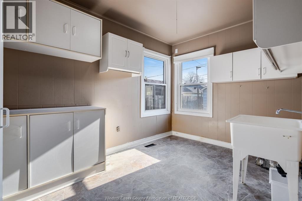 3759 Whitney, Windsor, Ontario  N9C 2C5 - Photo 11 - 26014849