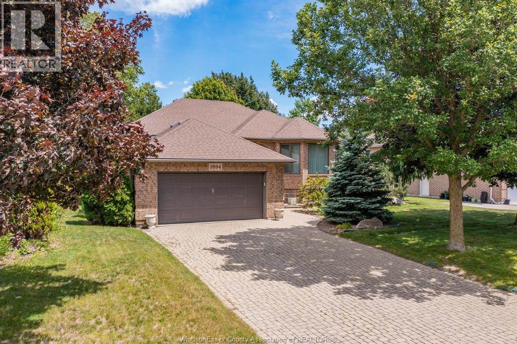 1694 Chornoby, Tecumseh, Ontario  N8N 5A1 - Photo 1 - 26014444