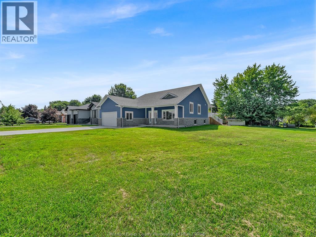 157 Gloucester Drive, Essex, Ontario  N0R 1G0 - Photo 3 - 26014896