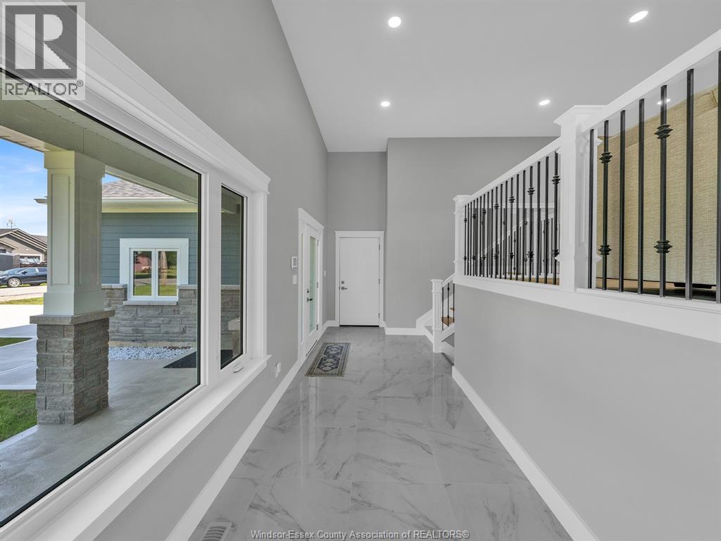 157 Gloucester Drive, Essex, Ontario  N0R 1G0 - Photo 5 - 26014896
