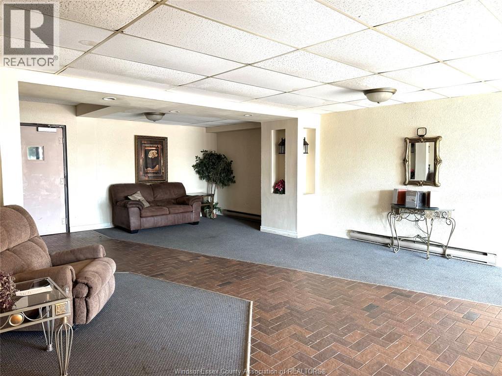 2565 Lauzon Road Unit# 101, Windsor, Ontario  N8T 2Z5 - Photo 3 - 26014906