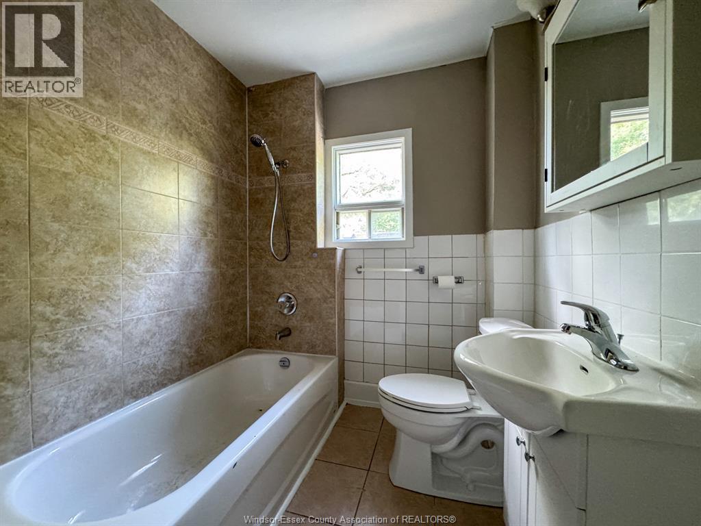 3458 Harris, Windsor, Ontario  N9C 1N5 - Photo 12 - 26014805