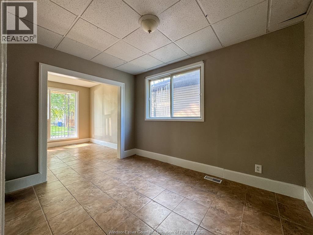 3458 Harris, Windsor, Ontario  N9C 1N5 - Photo 6 - 26014805
