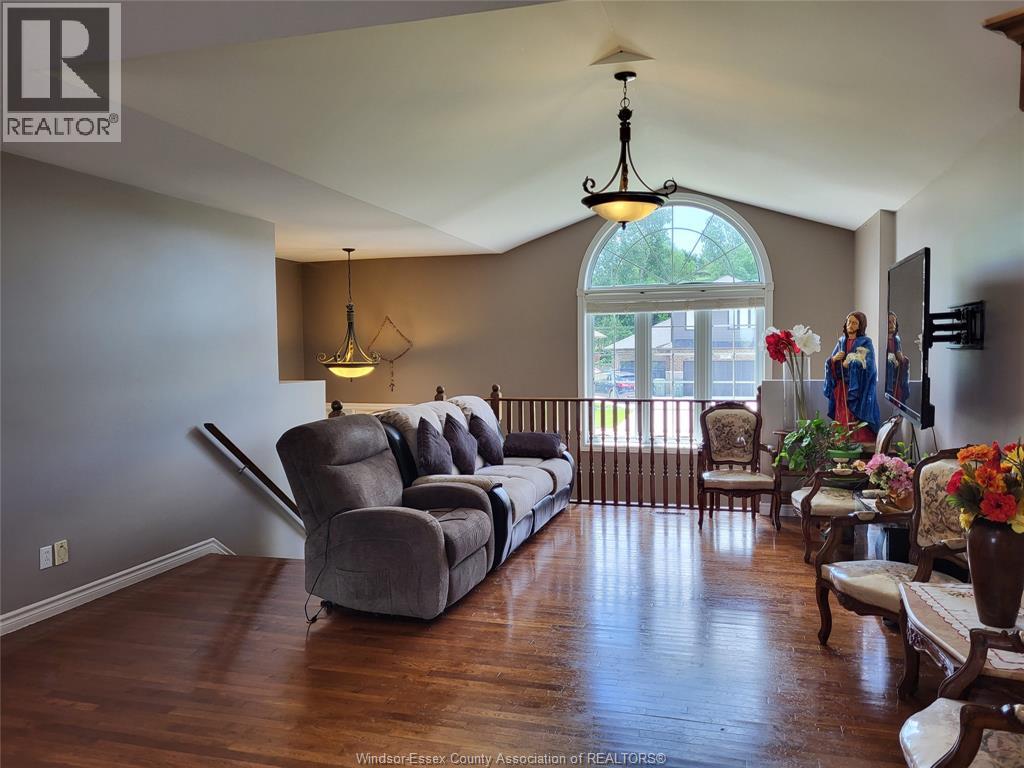 340 White Crescent, Amherstburg, Ontario  N9V 4C7 - Photo 4 - 26014919