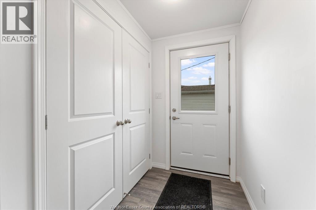 2 Linda, Lakeshore, Ontario  N8N 2P4 - Photo 5 - 26014976