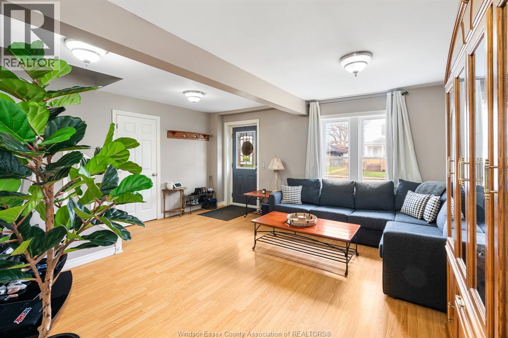 198 Raleigh, Chatham, Ontario  N7M 2N7 - Photo 2 - 26014993