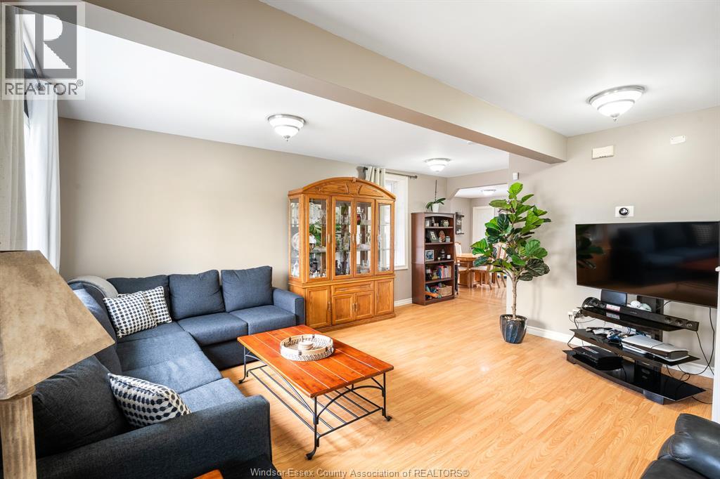 198 Raleigh, Chatham, Ontario  N7M 2N7 - Photo 3 - 26014993