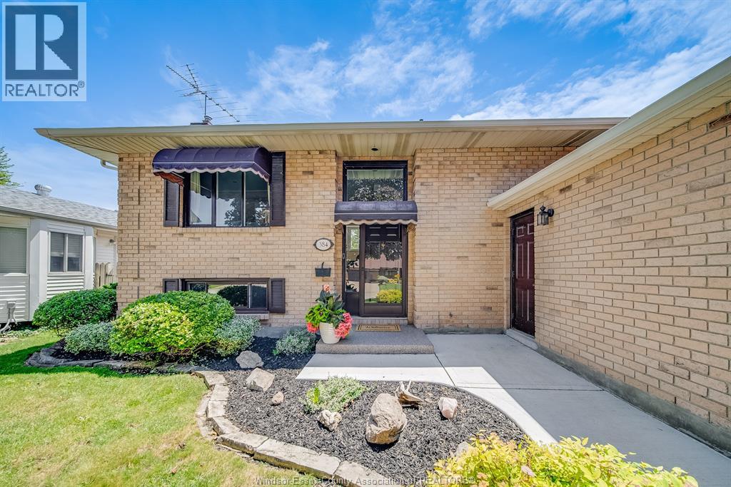 384 Amberly Crescent, Tecumseh, Ontario  N8N 3M3 - Photo 4 - 26014586