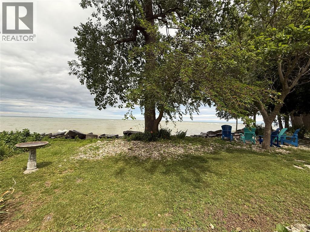 69 East Shore Road, Pelee Island, Ontario  N0R 1M0 - Photo 3 - 26014909