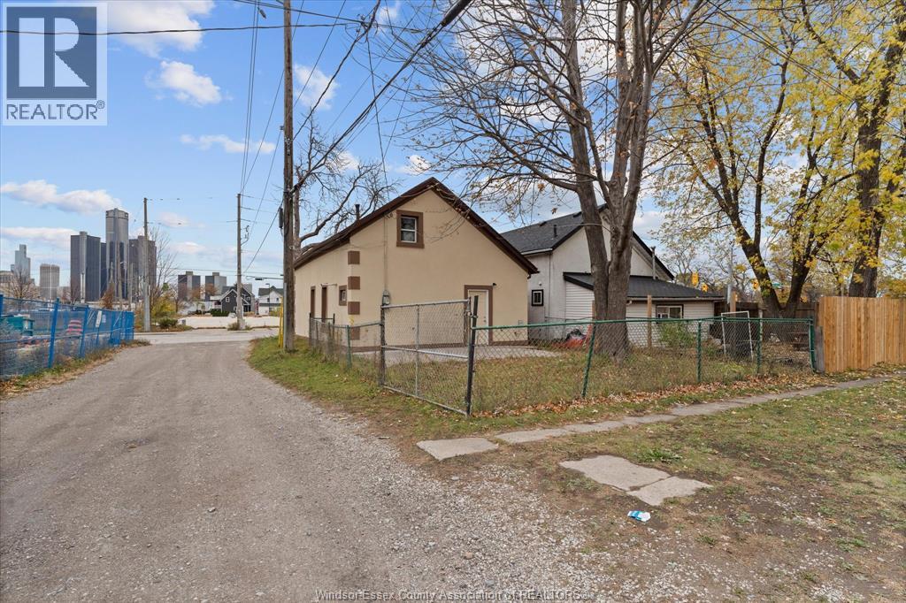 559 Chatham Street East, Windsor, Ontario  N9A 2X2 - Photo 32 - 26015043
