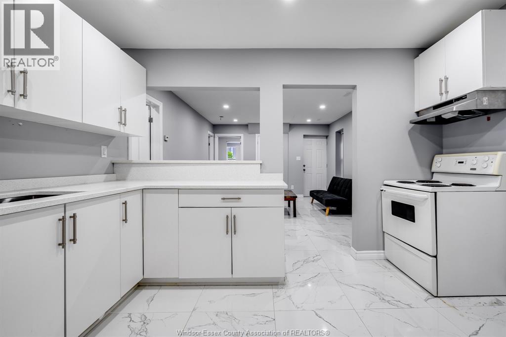 559 Chatham Street East, Windsor, Ontario  N9A 2X2 - Photo 8 - 26015043