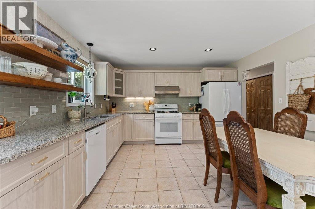 251 Willowwood, Belle River, Ontario  N0R 1A0 - Photo 11 - 26015067