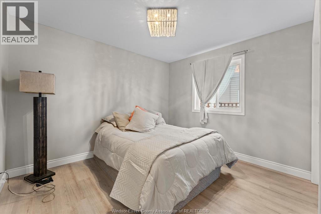 2498 Bernard, Windsor, Ontario  N8W 4S1 - Photo 16 - 26015078