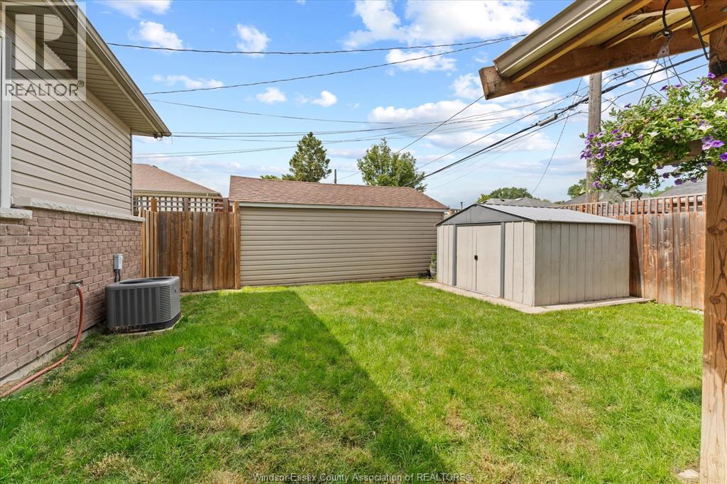 2498 Bernard, Windsor, Ontario  N8W 4S1 - Photo 29 - 26015078
