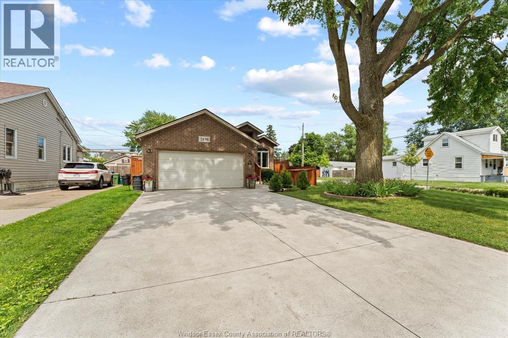 2498 Bernard, Windsor, Ontario  N8W 4S1 - Photo 3 - 26015078