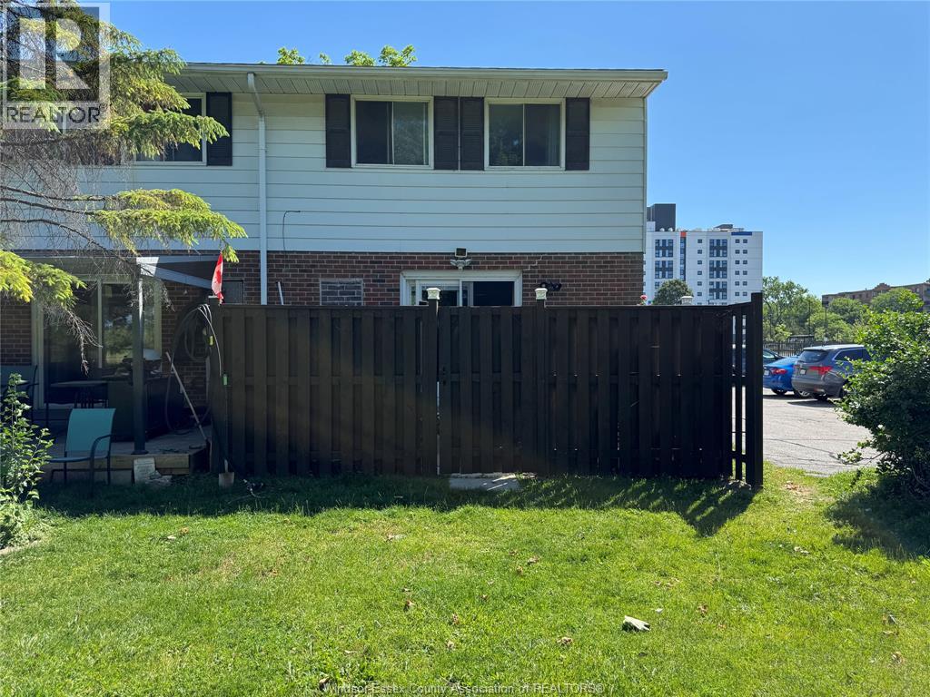 3093 Meadowbrook Lane Unit# 14, Windsor, Ontario  N8T 3C5 - Photo 4 - 26015061