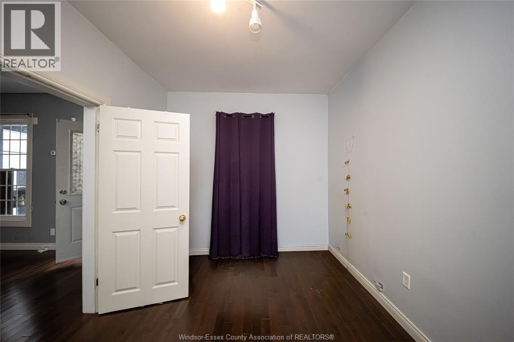894 University Avenue, Windsor, Ontario  N9A 2Z9 - Photo 10 - 26015035