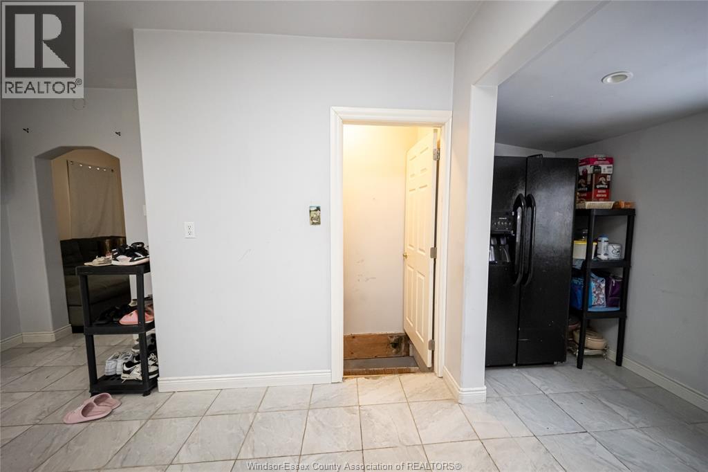 894 University Avenue, Windsor, Ontario  N9A 2Z9 - Photo 32 - 26015035