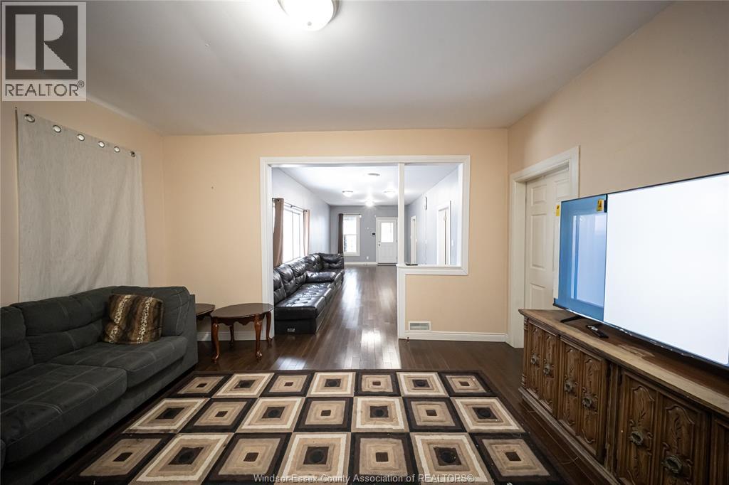 894 University Avenue, Windsor, Ontario  N9A 2Z9 - Photo 4 - 26015035
