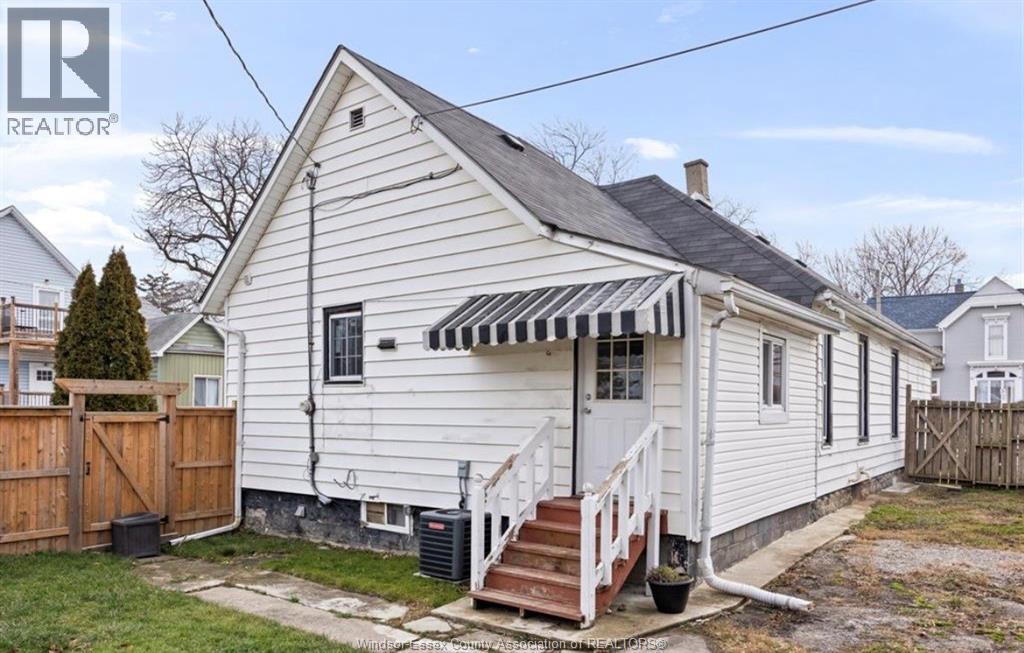 894 University Avenue, Windsor, Ontario  N9A 2Z9 - Photo 40 - 26015035