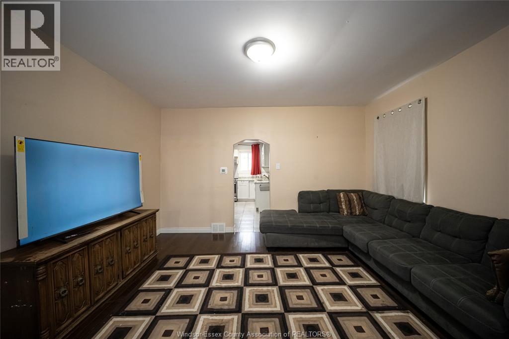 894 University Avenue, Windsor, Ontario  N9A 2Z9 - Photo 5 - 26015035