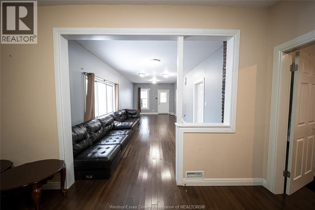894 University Avenue, Windsor, Ontario  N9A 2Z9 - Photo 8 - 26015035