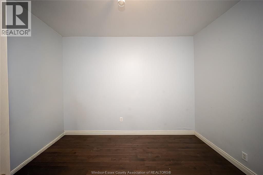 894 University Avenue, Windsor, Ontario  N9A 2Z9 - Photo 9 - 26015035