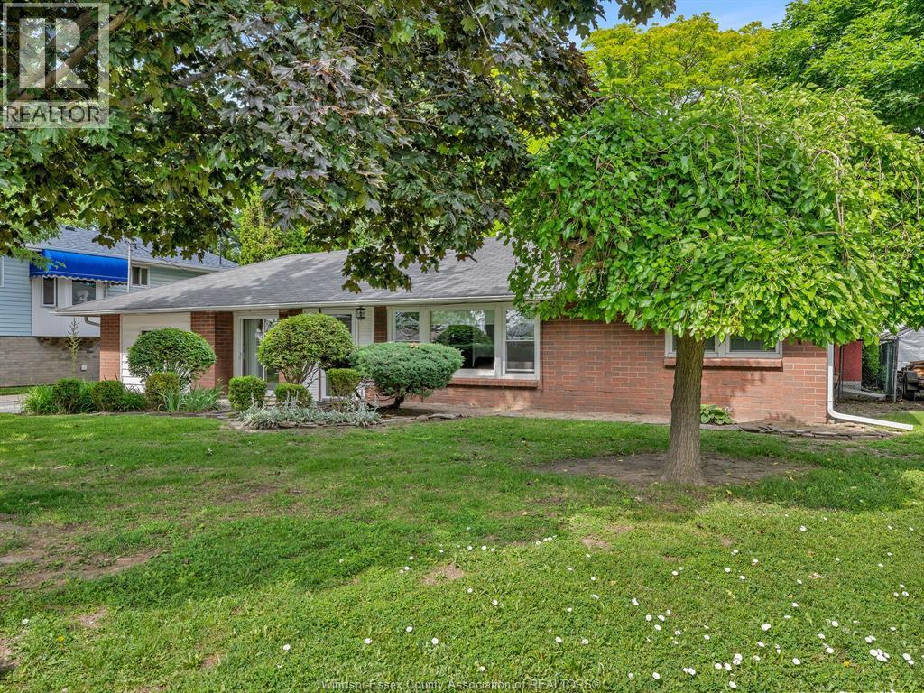 3278 Clemenceau, Windsor, Ontario  N8T 2R7 - Photo 1 - 26015106