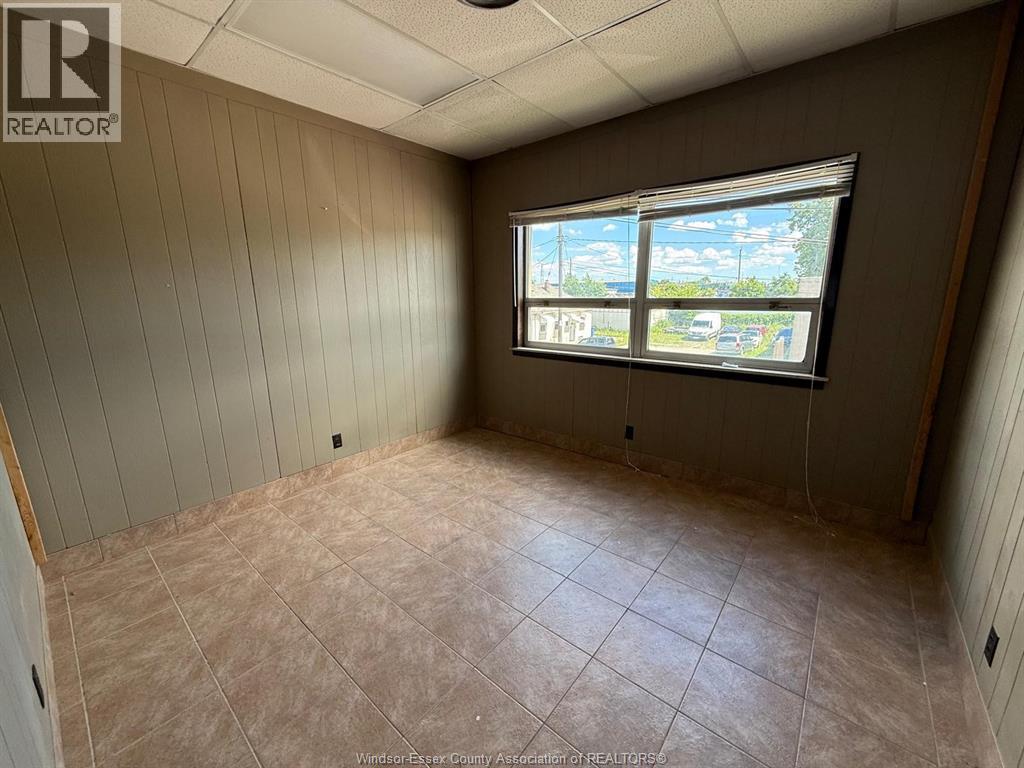 2490 Mcdougall Street, Windsor, Ontario  N8X 3N7 - Photo 4 - 26015129