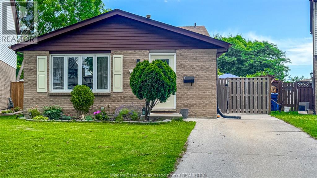 1343 Leafield, Windsor, Ontario  N8W 5A2 - Photo 1 - 26015166