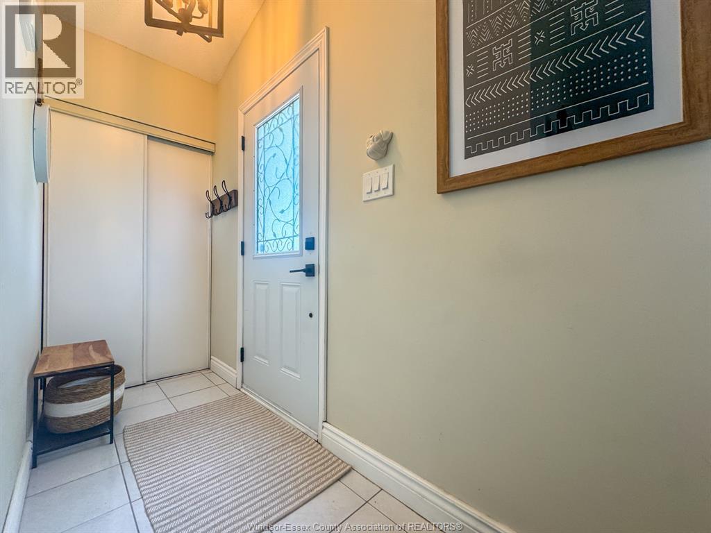 1343 Leafield, Windsor, Ontario  N8W 5A2 - Photo 3 - 26015166