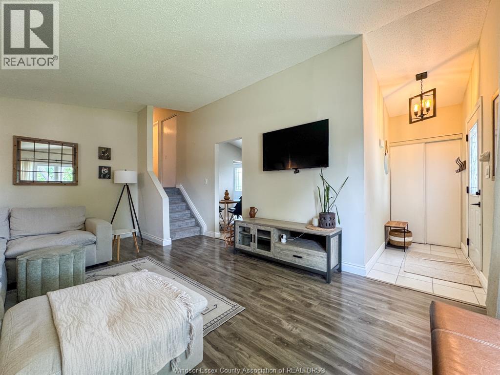 1343 Leafield, Windsor, Ontario  N8W 5A2 - Photo 5 - 26015166