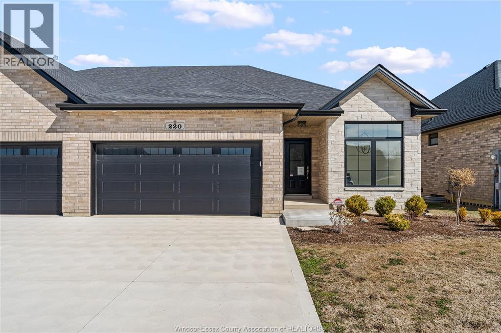 220 Mclellan Avenue, Amherstburg, Ontario  N9V 0H1 - Photo 1 - 26015173