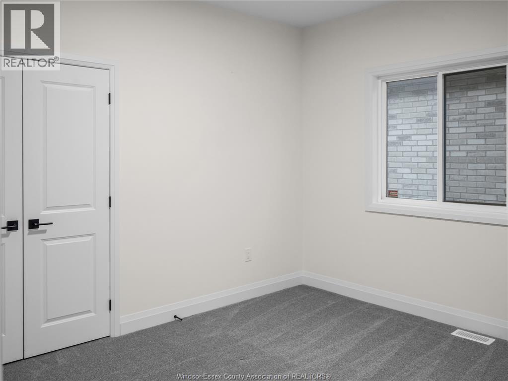 220 Mclellan Avenue, Amherstburg, Ontario  N9V 0H1 - Photo 12 - 26015173