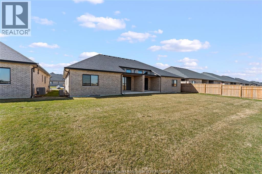 220 Mclellan Avenue, Amherstburg, Ontario  N9V 0H1 - Photo 21 - 26015173