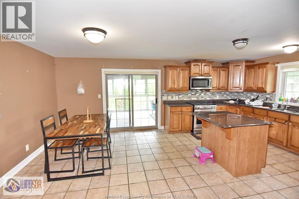 4305 Casgrain Unit# Upper, Windsor, Ontario  N9G 2A9 - Photo 18 - 26015183