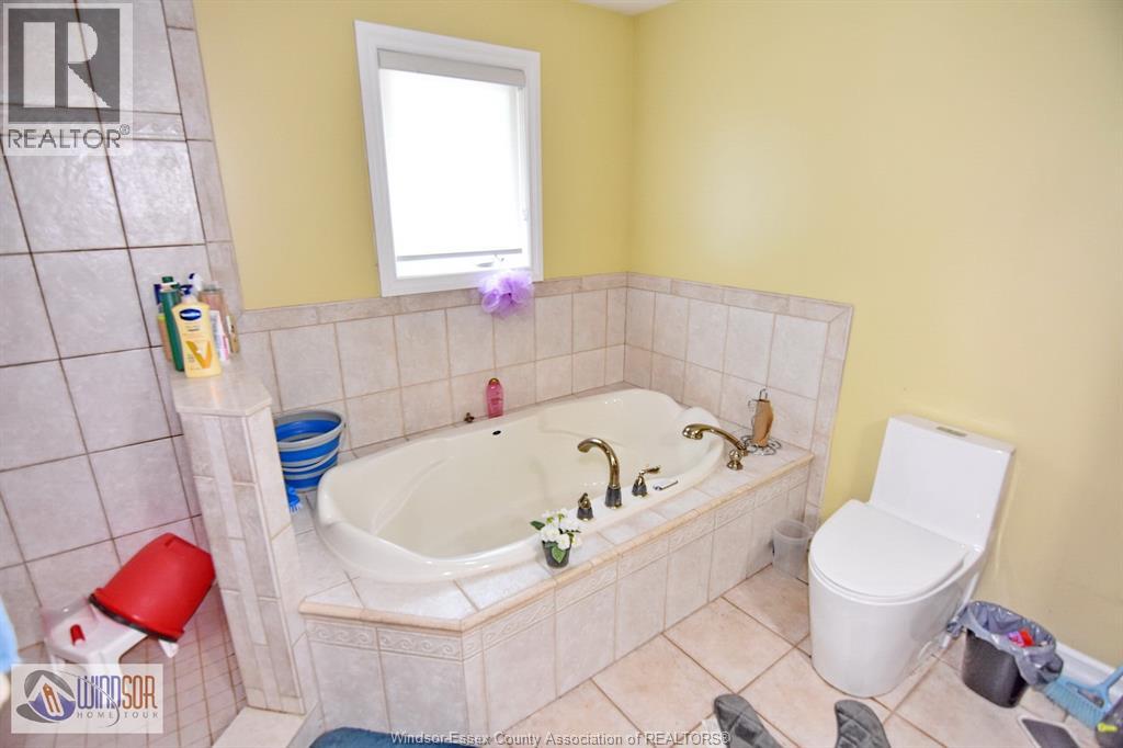 4305 Casgrain Unit# Upper, Windsor, Ontario  N9G 2A9 - Photo 35 - 26015183
