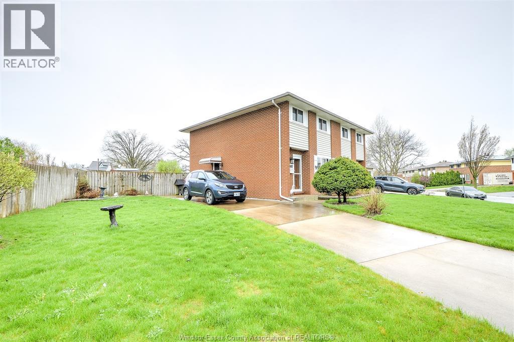 9447 Alten Drive, Windsor, Ontario  N8R 1V9 - Photo 1 - 26015201