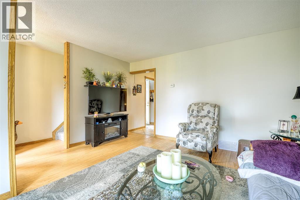 9447 Alten Drive, Windsor, Ontario  N8R 1V9 - Photo 5 - 26015201
