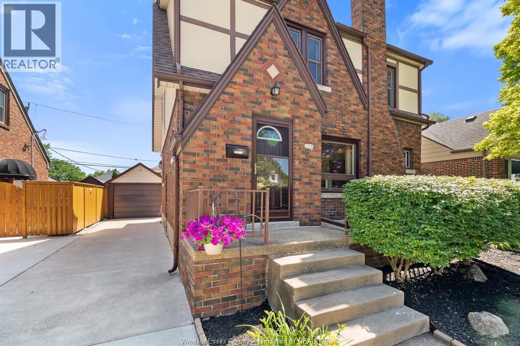 2226 Gladstone Avenue, Windsor, Ontario  N8W 2N7 - Photo 10 - 26015230