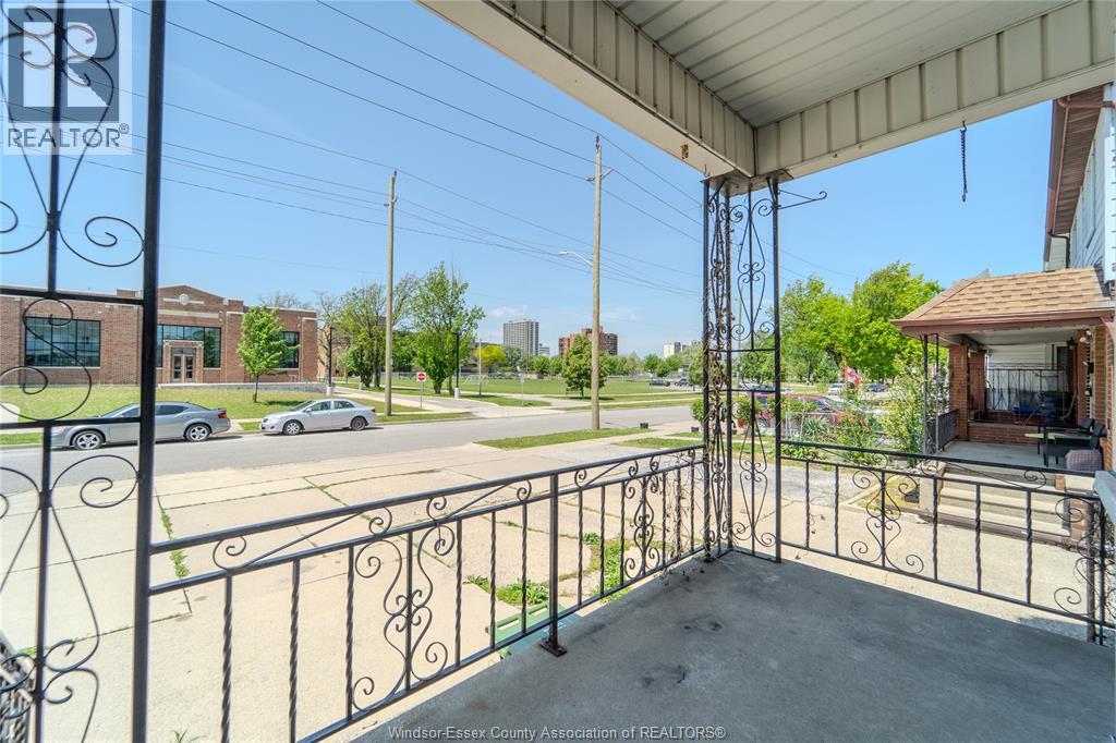 1124 Mercer Street, Windsor, Ontario  N9A 1N9 - Photo 6 - 26015231