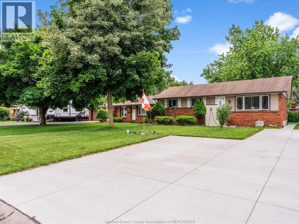 15 Riviera, Amherstburg, Ontario  N9V 3A5 - Photo 2 - 26015259
