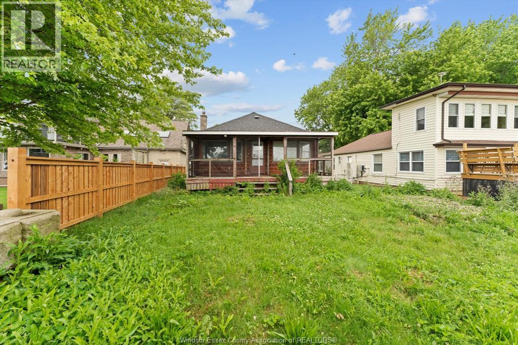 390 East Beach, Leamington, Ontario  N9H 3V7 - Photo 1 - 26015279