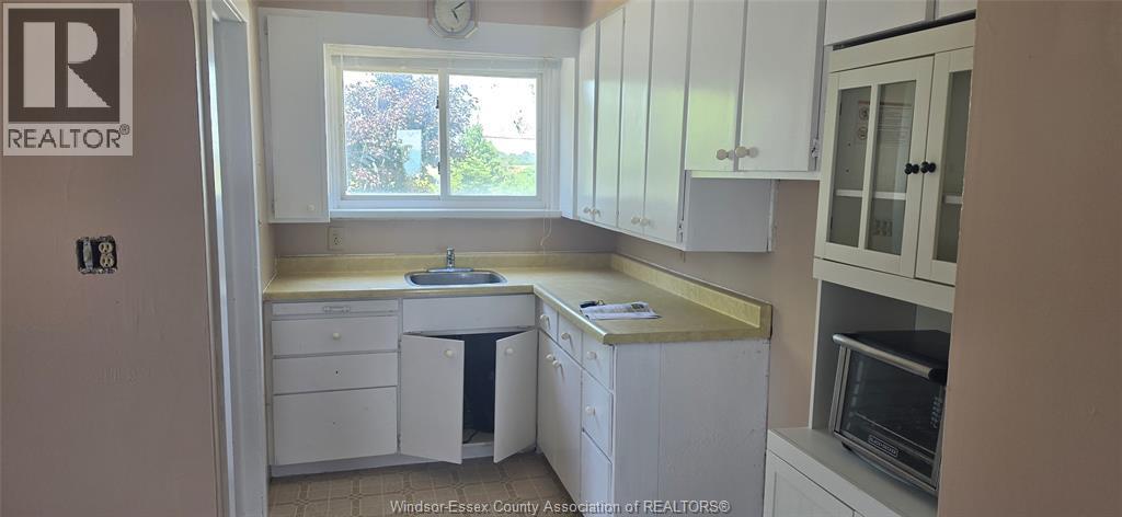 390 East Beach, Leamington, Ontario  N9H 3V7 - Photo 10 - 26015279