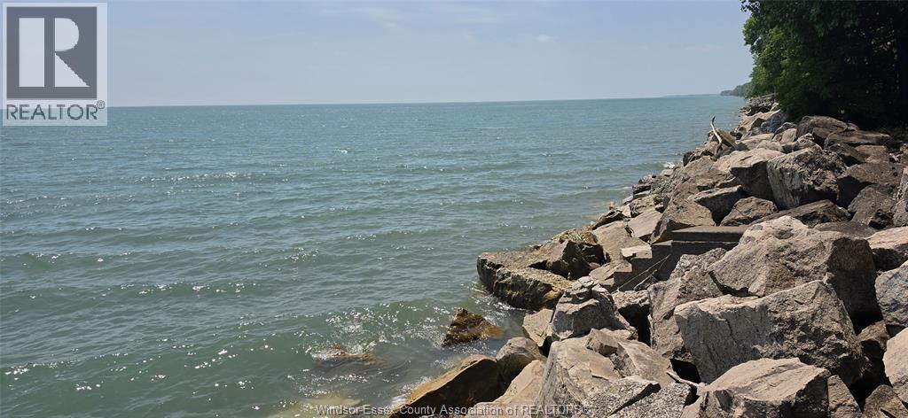 390 East Beach, Leamington, Ontario  N9H 3V7 - Photo 37 - 26015279